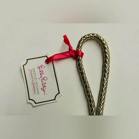 New Lilly Pulitzer Wristlet Keychain Seashell featured in Splashdance Summer - Picture 7 of 12